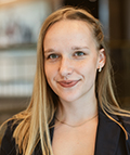 Portraitfoto der Personalreferentin Lena Weihmann