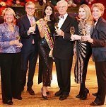 Christa Block, Thorsten Lausch, Miriam Nemati, Eugen Block, Sandra Quadflieg und Christina Blog bei einer Feier im Grand Elysée Hotel Hamburg